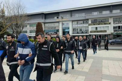 Sahte kimlikle arazi satıp milyonluk vurgun yapmaya çalışan 4 kişi tutuklandı