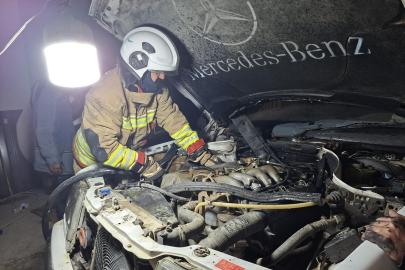 Samandağ’da otomobil yangını