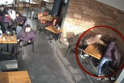 Samsun’da fırında bıçaklı saldırı kamerada: 2 yaralı