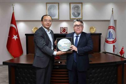 Şangay Dianji Üniversitesi heyetinden Rektör Özölçer’e ziyaret