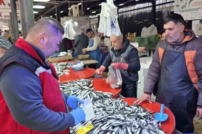 Sarıgöl’de balık tezgahlarına sıkı denetim