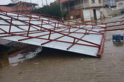 Sarıgöl’de fırtına etkili oldu