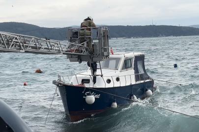 Sarıyer’de lodos nedeniyle teknede mahsur kalanları itfaiye kurtardı