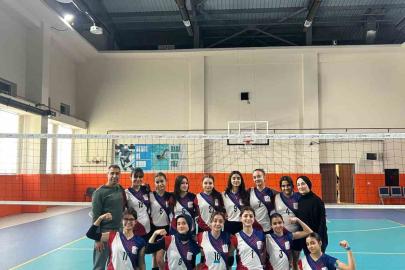 Selahaddin Eyyubi Ortaokulu yarı finallerde