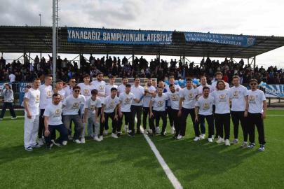 Selendi Belediyespor şampiyon