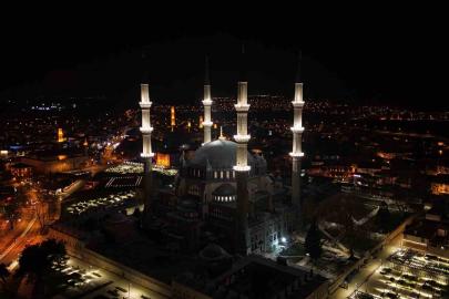 Selimiye Camii’nin ışıkları yıllar sonra yeniden yandı