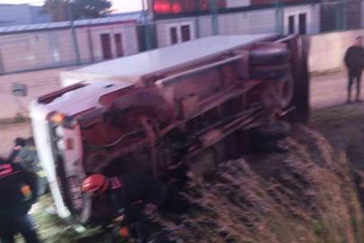 Serik’te devrilen kamyonetin sürücüsü ağır yaralandı