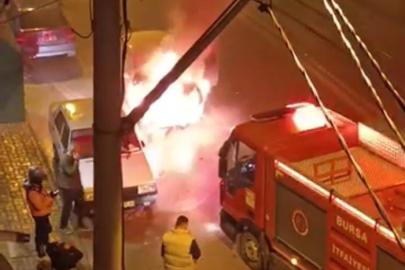 Seyir halindeki otomobil küle döndü