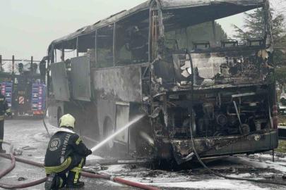 Seyir halindeki yolcu otobüsünde yangın: Facia son anda önlendi