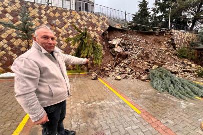 Şiddetli yağış sonrası istinat duvarı çöktü