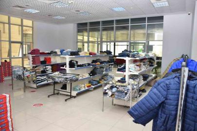 Siirt Emniyetinden 15 bin çocuğa ücretsiz giyim ve kırtasiye desteği