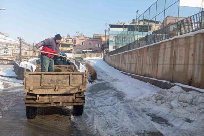Siirt’te karla mücadele seferberliği: Ekipler 7/24 sahada