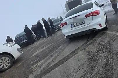 Siirt’te otomobiller çarpıştı: 2 yaralı
