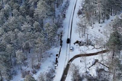 Sındırgı’da merkezde yağmur, yüksek kesimlerde kar yağışı etkili oldu