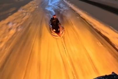 Şişme botu kızak yapıp ATV araçla çektiler