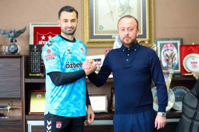 Sivasspor’da transfer yasağı kalktı, ilk imza Gökhan Akkan’dan