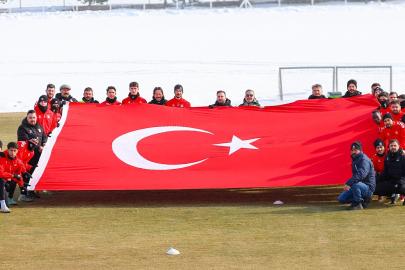 Sivasspor’dan Türk bayrağaın yönelik saldırıya sert tepki