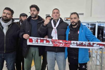 Sivasspor’un prensipte anlaştığı Rey Manaj’a coşkulu karşılama