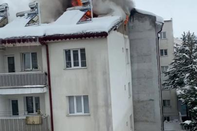 Sivas’ta çatıda çıkan yangın paniğe neden oldu
