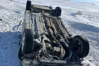 Sivas’ta takla atıp ters dönen otomobildeki 4 kişi yaralandı