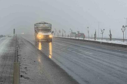 Siverek’te beklenen kar yağışı etkisini göstermeye başladı
