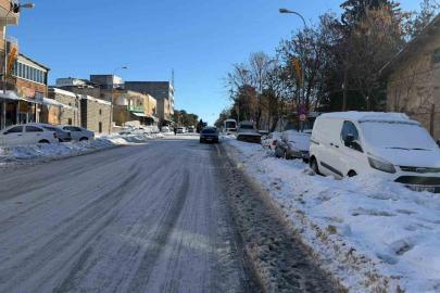 Siverek’te buz ve kar hayatı durdurdu