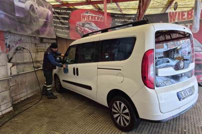 Soğuk havalar oto yıkamacılarda işleri durdurdu