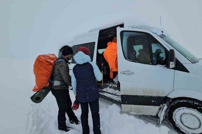 Süphan Dağı’nda mahsur kalan dağcılar kurtarıldı