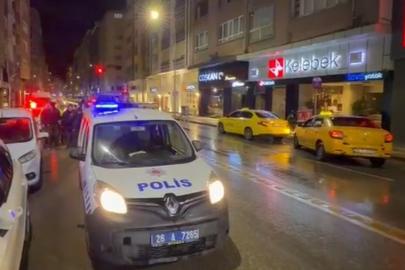 Taksi kapısına çarpan scooterli genç yaralandı