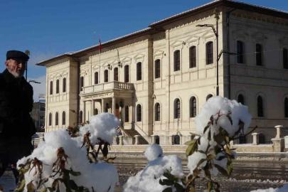 Tarkan’ın 946 milyonluk eğitim bağışı iddiaları yalanlandı