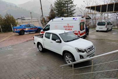 Tavşan avında kazara arkadaşını vurdu