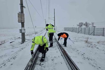 TCDD’den demiryollarında kar mesaisi