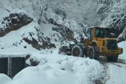 Trabzon’da 24 mahalle yolu kar nedeniyle ulaşıma kapandı