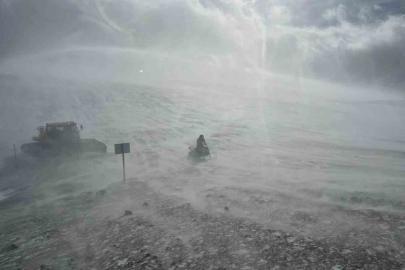 Trabzon’un yükseklerinde kar fırtınası etkili oluyor