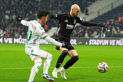 Trendyol Süper Lig: Beşiktaş: 1 - Konyaspor: 1 (İlk yarı)
