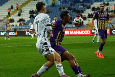 Trendyol Süper Lig: Eyüpspor: 0 - Beşiktaş: 1 (Maç devam ediyor)