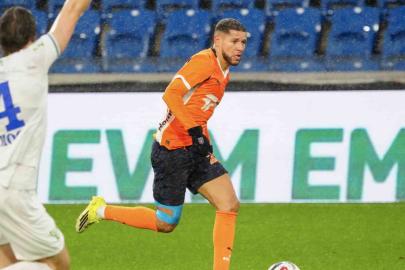 Trendyol Süper Lig: RAMS Başakşehir: 1 - Çaykur Rizespor: 1 (İlk yarı)