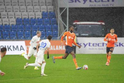 Trendyol Süper Lig: RAMS Başakşehir: 2 - Çaykur Rizespor: 2 (Maç sonucu)