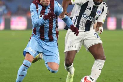 Trendyol Süper Lig: Trabzonspor: 0 - Kasımpaşa: 0 (İlk yarı)