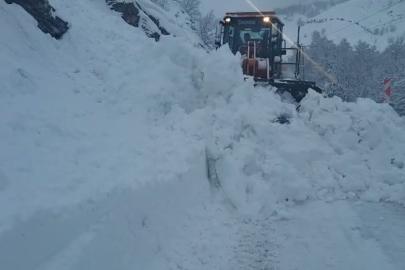 Tunceli-Ovacık yolunda çığ: Ulaşım kısa sürede yeniden sağlandı