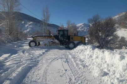 Tunceli’de 138 köy yolu ulaşıma açıldı, 160 köy yolunda çalışmalar sürüyor