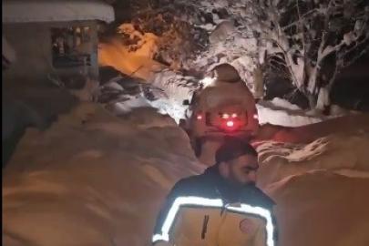 Tunceli’de kapalı yollar aşıldı, ayağı kırılan yaşlı kadın hastaneye ulaştırıldı