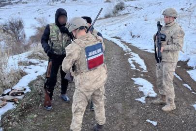 Tunceli’de suça geçit yok: Kaçak avcılara ceza kesilirken terör şüphelisi tutuklandı