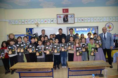 Türkeli’de yarıyıl tatili, karne sevinciyle başladı