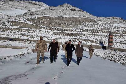 Tuzluca Kaymakamı Yılmaz, Ünlendi Barajı inşaatına incelemelerde bulundu