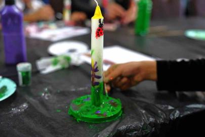 Üç kuşak mum boyama atölyesinde buluştu