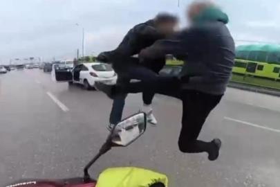 Uçan tekmelerin bedeli ağır oldu... Ehliyetlerine el konuldu, psikotekniğe sevk edildi