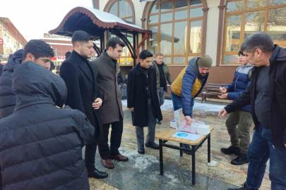 Ülkü Ocakları’ndan şehitler anısına lokum ikramı