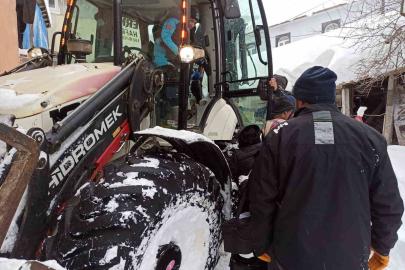 UMKE ekipleri iki hastayı hastaneye ulaştırdı