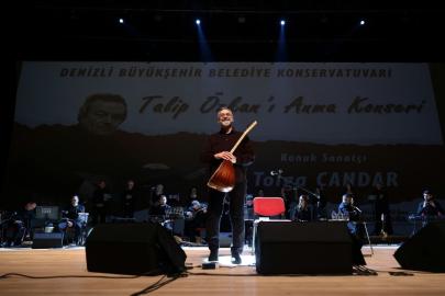 Usta sanatçı Talip Özkan, Denizli’de türkülerle anıldı